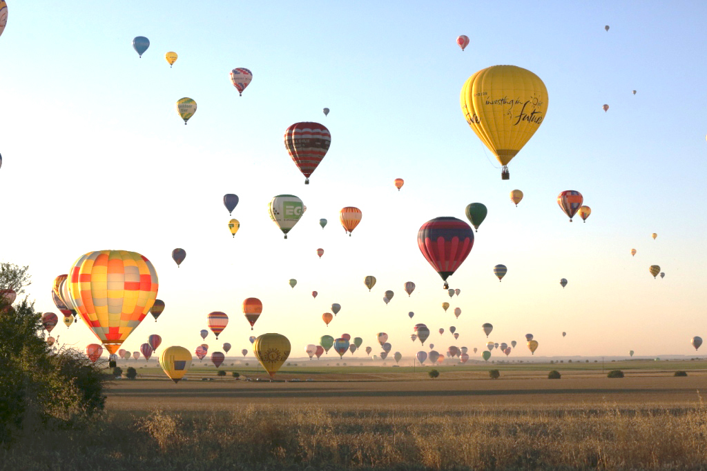 Play and win a hot-air balloon flight!