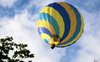 Flying hot-air balloons